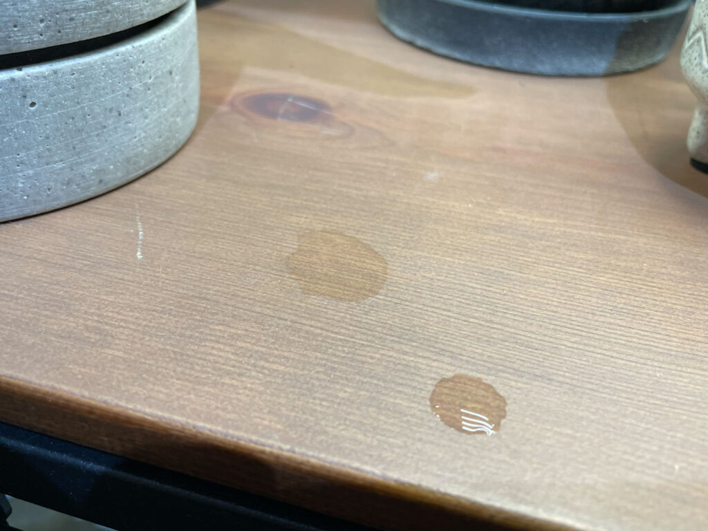 肌がベタつく原因は何ですか?